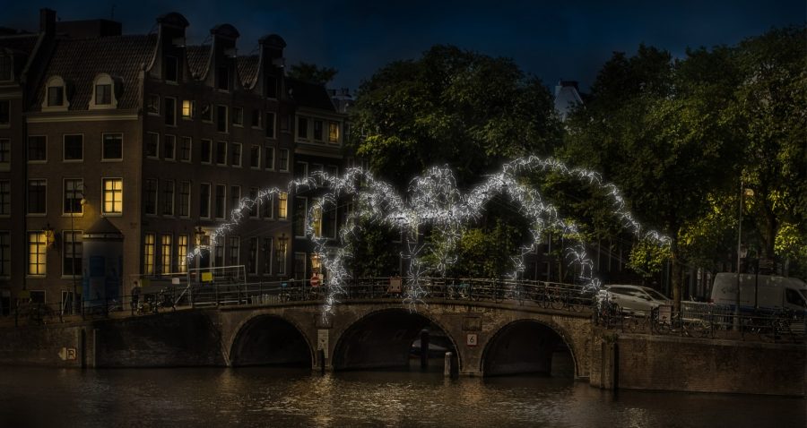 amsterdam light festival kunstwerk 2018 spinnen