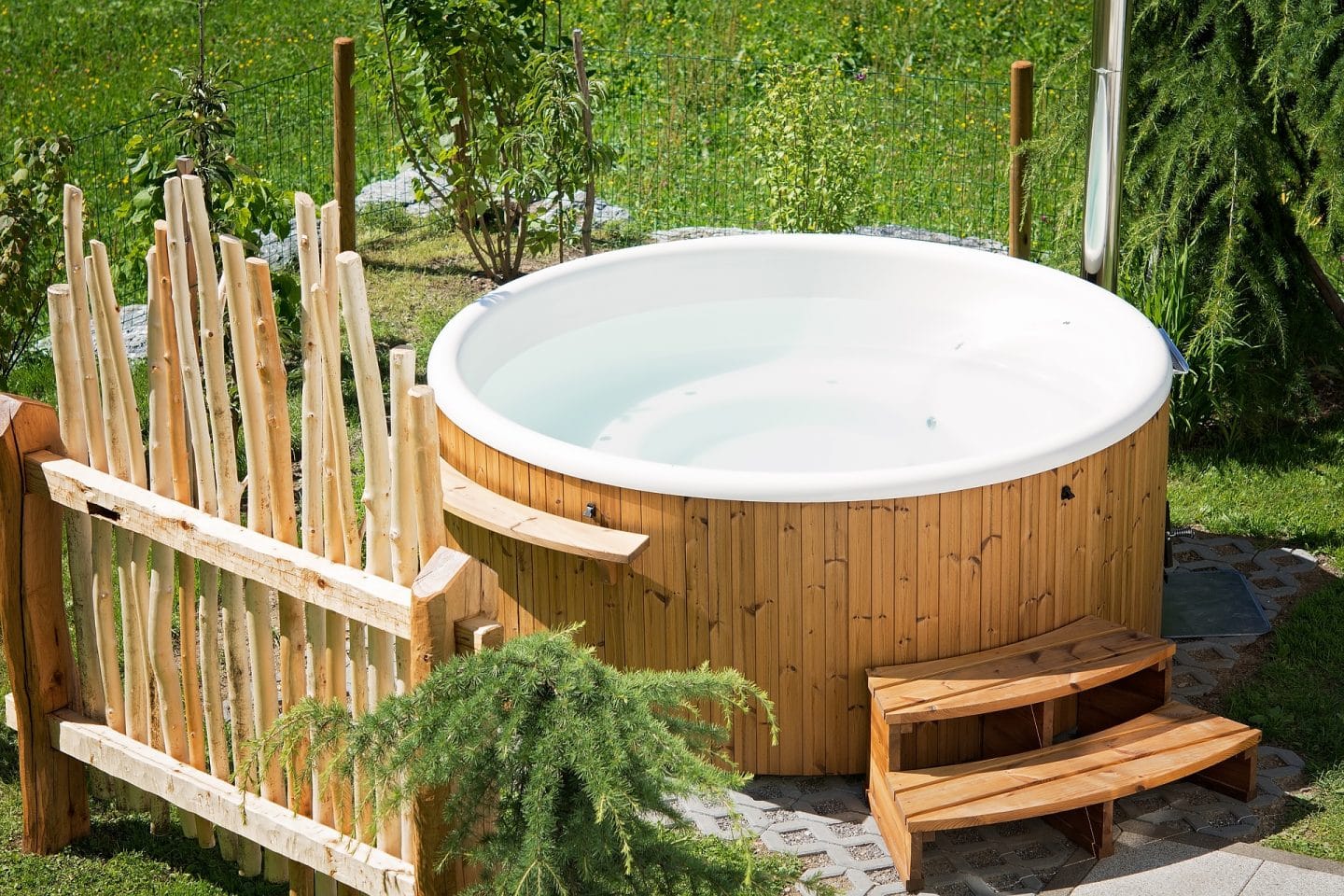 jacuzzi in de tuin
