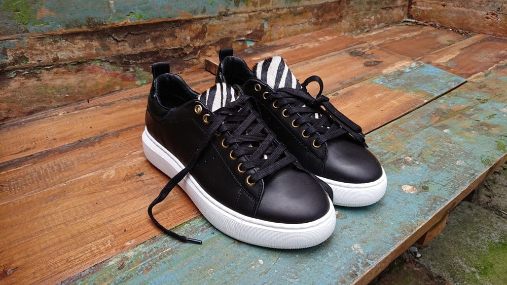 Nieuwe zwarte sneakers van Manfield, yay!
